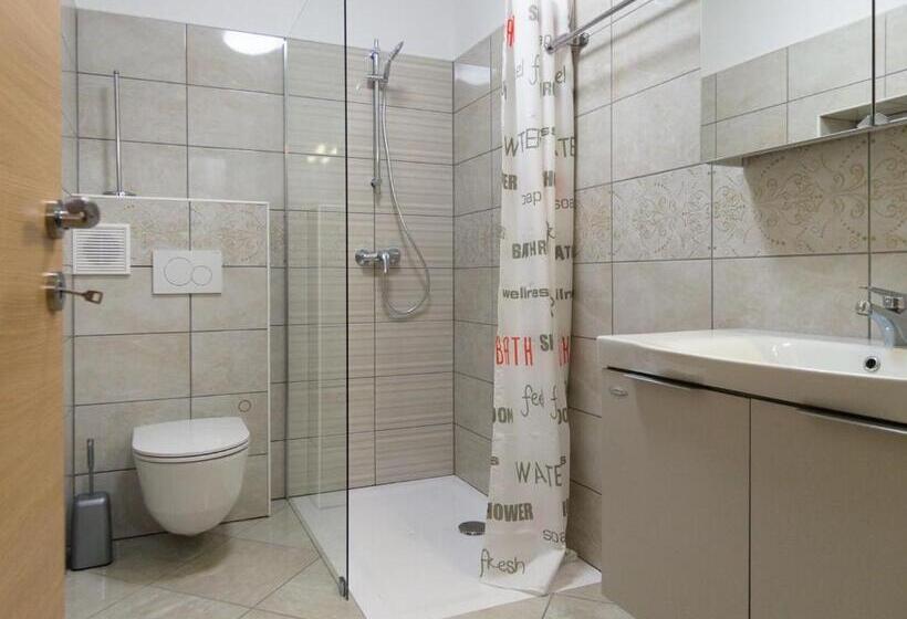 آپارتمان 1 خوابه با بالکن, Apartments Reida