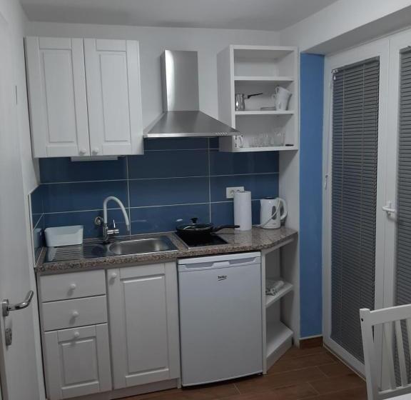 اتاق اکونومی, Apartments Reida