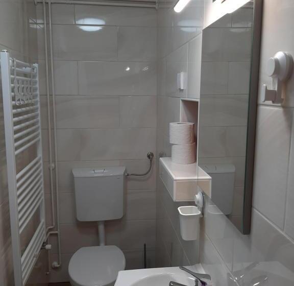 اتاق اکونومی, Apartments Reida