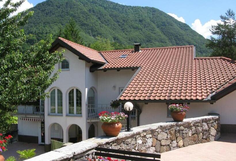 استودیوی لوکس, Apartments Reida