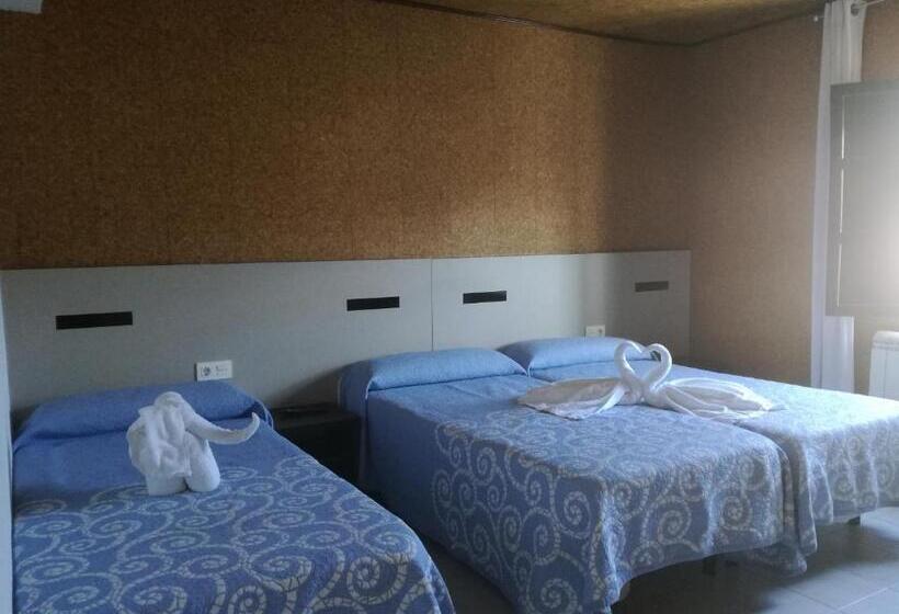 חדר סטנדרט לשלושה, Pensión Mar