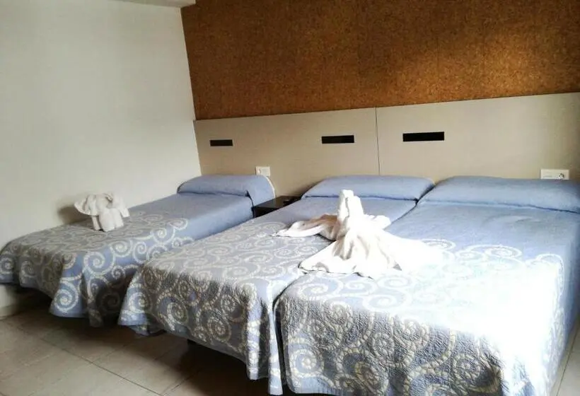اتاق استاندارد سه نفره, Pensión Mar