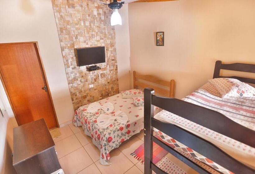 スタンダード４人部屋, Pousada E Chales Por Do Sol