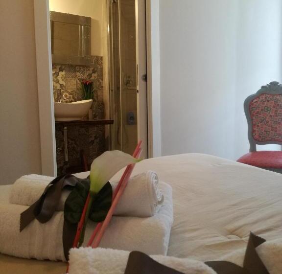 חדר דלוקס, Sweet Sweet Home