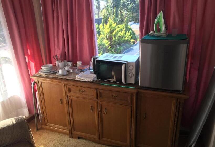 Номер Стандарт, Jackie S B&b