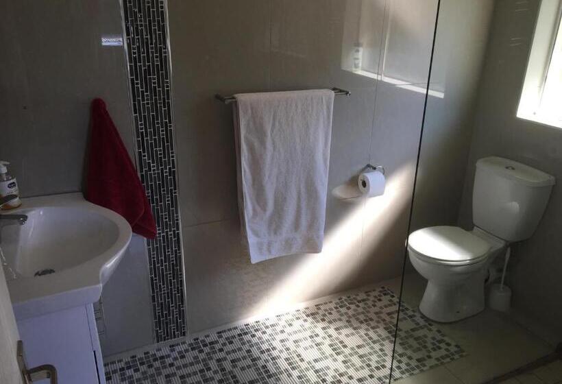 Номер Стандарт, Jackie S B&b