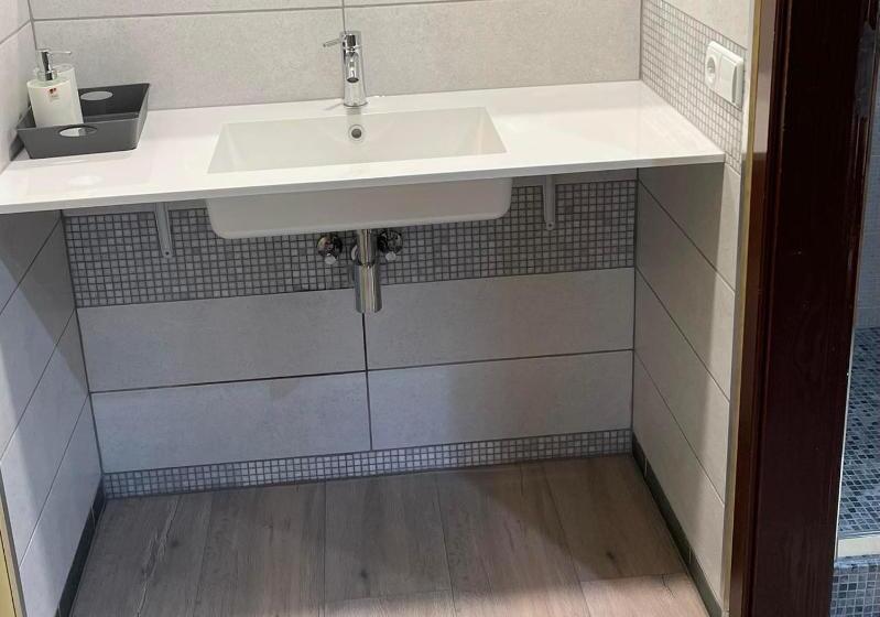 اتاق استاندارد, Akmenine Kerpe