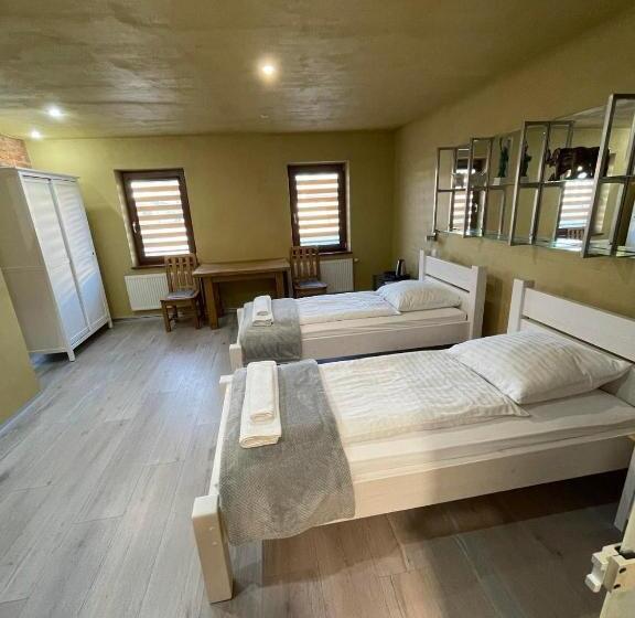 اتاق استاندارد, Akmenine Kerpe