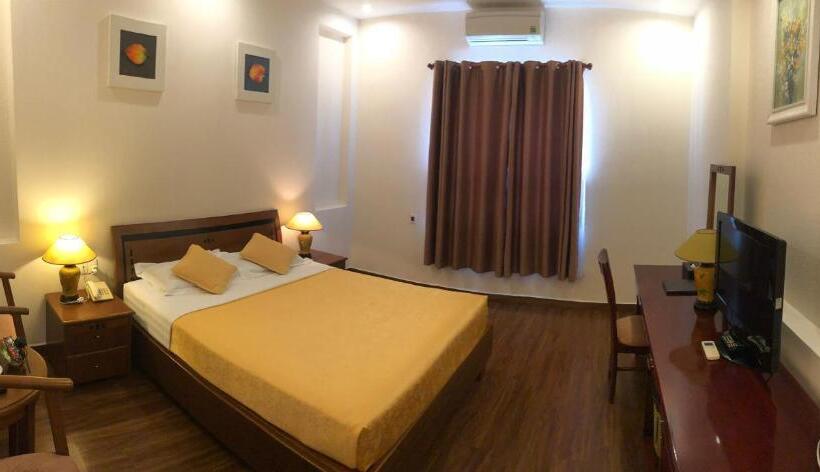 اتاق سوپریور, Chau Pho