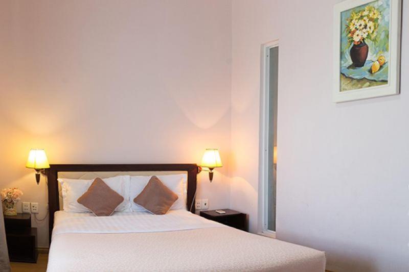 اتاق لوکس خانوادگی, Chau Pho