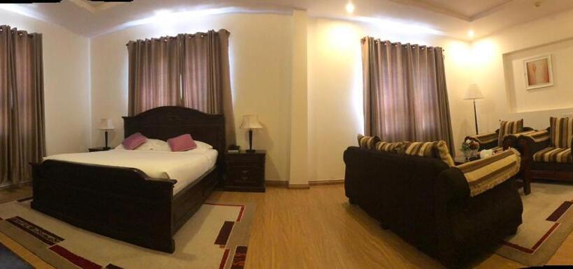 سوییت, Chau Pho