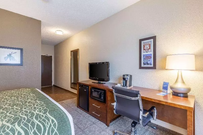 キングサイズベッドのスタンダードルーム, Comfort Inn South Tulsa   Woodland Hills