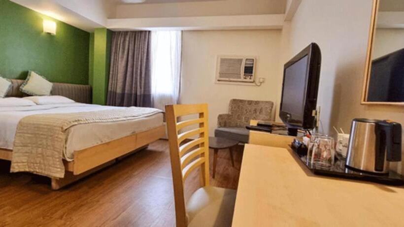 Standard Room, Diplomat, Colaba