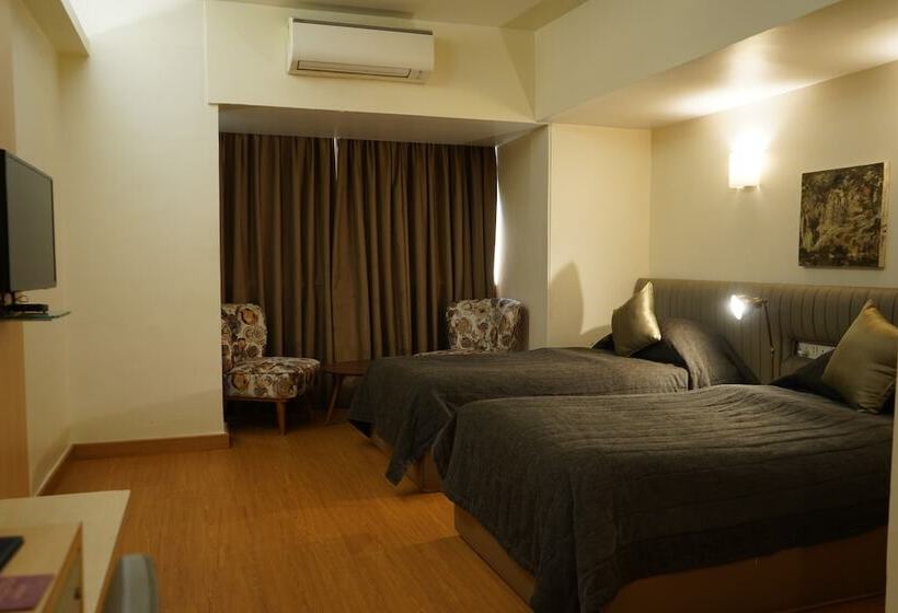 Deluxe Room, Diplomat, Colaba
