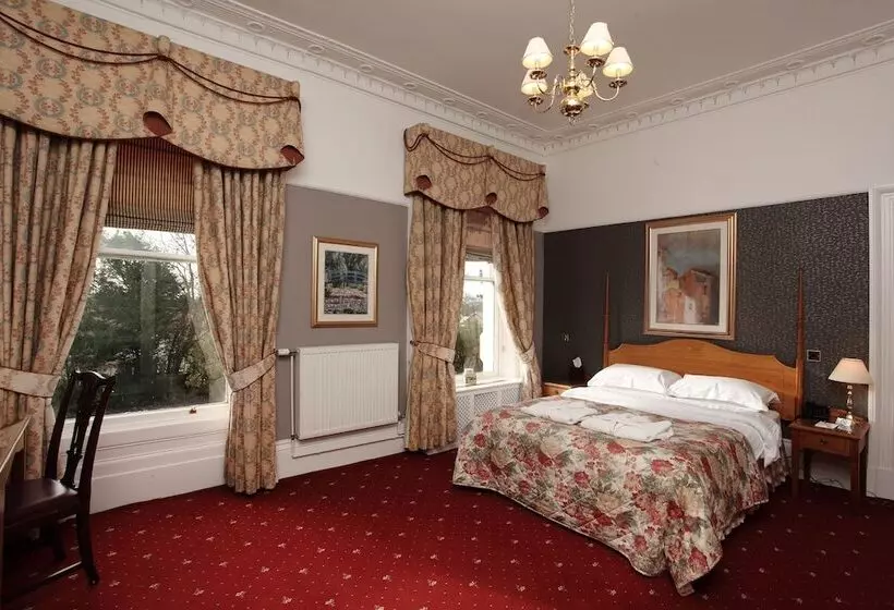 スイート, Farington Lodge