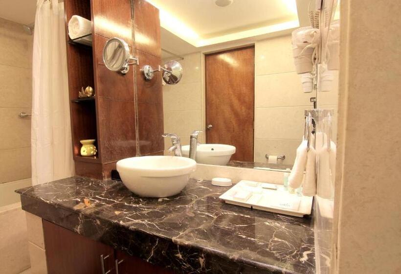 带大床的标准间, Fortel