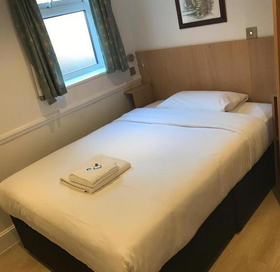 Номер Basic, Gidea Park