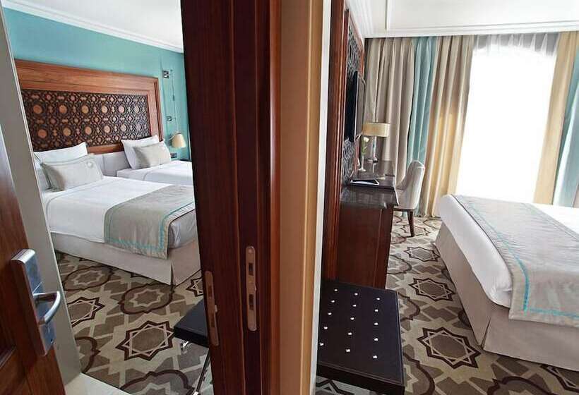 اتاق خانوادگی, Grand Durmaz