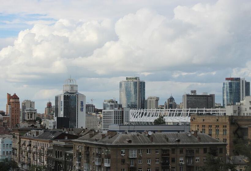 مجموعه ویستا شهر, Holiday Inn Kyiv By Ihg