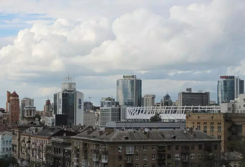 مجموعه ویستا شهر, Holiday Inn Kyiv By Ihg
