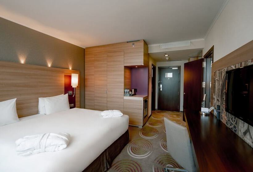 مجموعه ویستا شهر, Holiday Inn Kyiv By Ihg