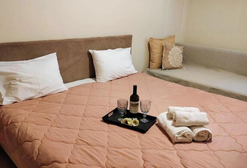 غرفة قياسية, King