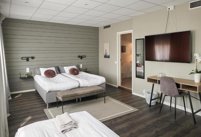 Quarto Familiar, L Rådhuset