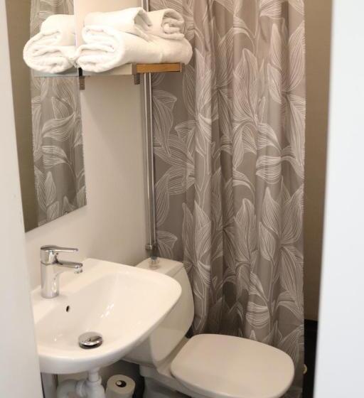 基本三人间, L Rådhuset