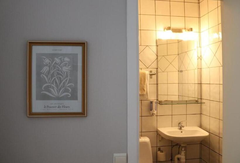 Quarto standart individual, L Rådhuset