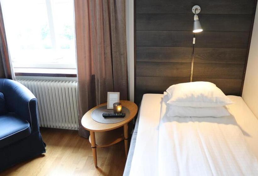 标准单人间, L Rådhuset