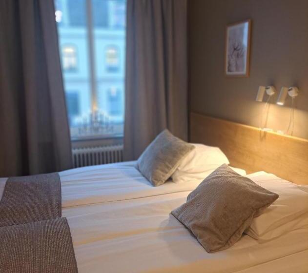 标准间, L Rådhuset