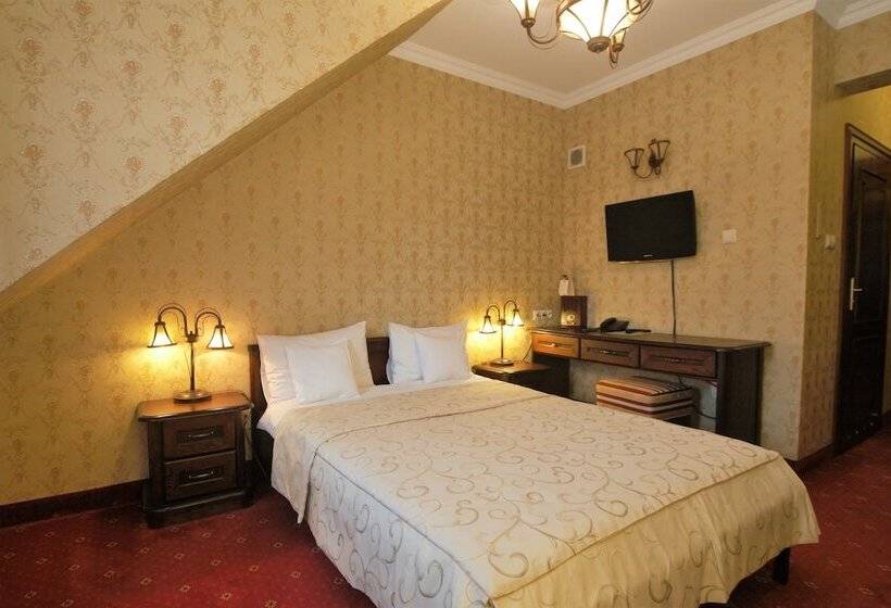 غرفة قياسية, Sarmata Zespół Dworski