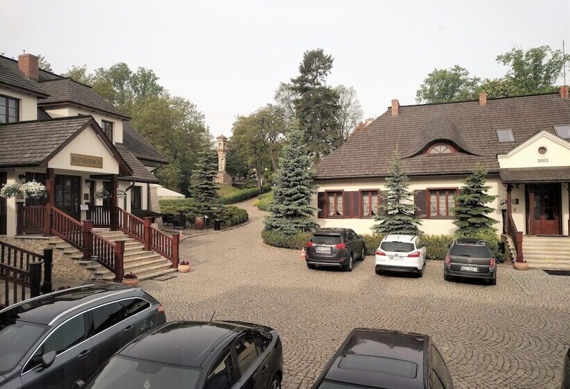 غرفة قياسية, Sarmata Zespół Dworski