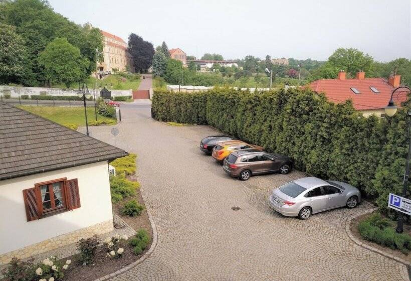 غرفة ديلوكس, Sarmata Zespół Dworski