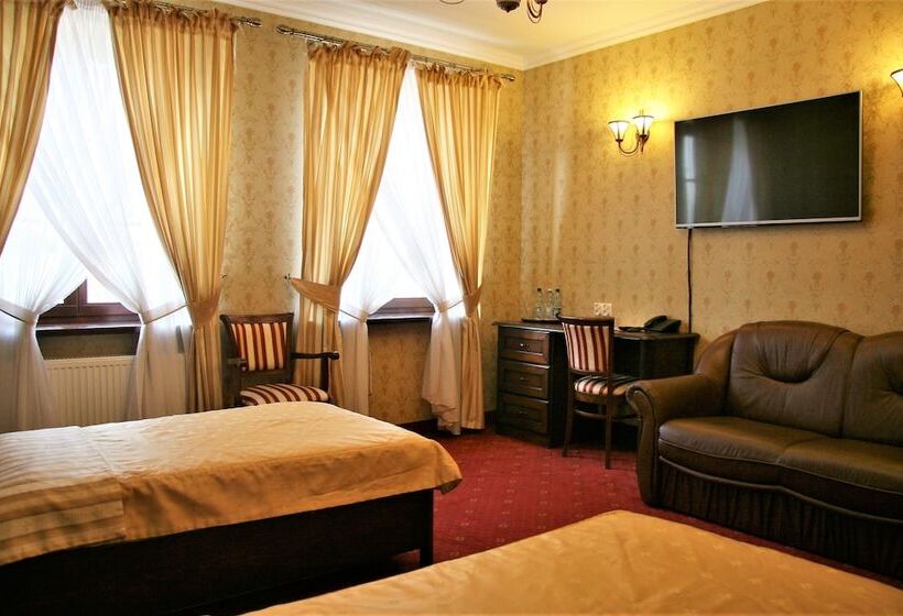 غرفة ديلوكس, Sarmata Zespół Dworski