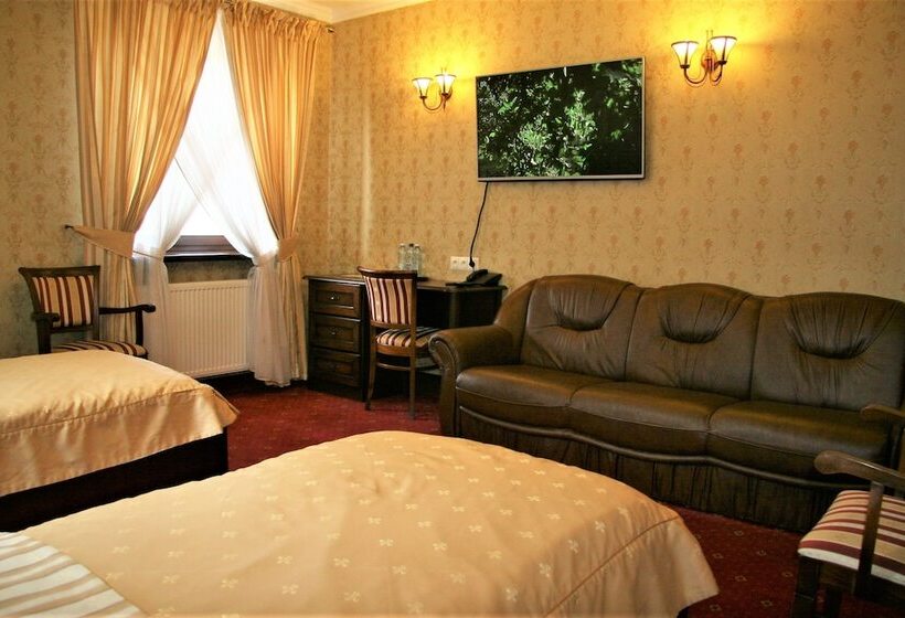 غرفة ديلوكس, Sarmata Zespół Dworski