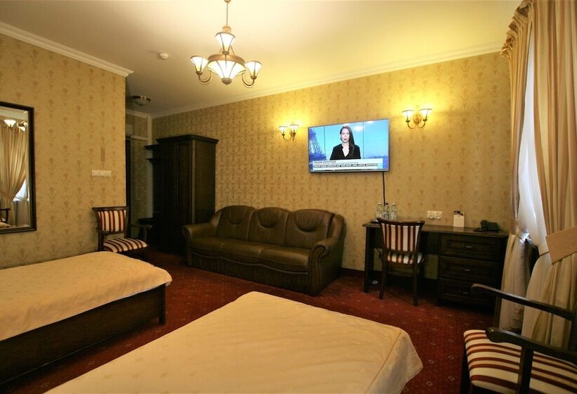 غرفة ديلوكس, Sarmata Zespół Dworski