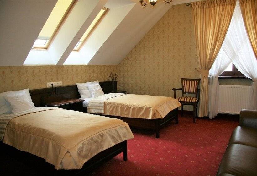 غرفة ديلوكس, Sarmata Zespół Dworski