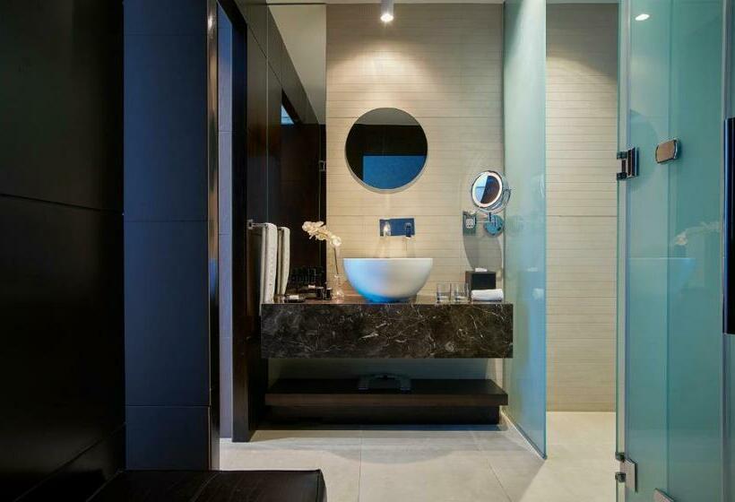 اتاق سوپریور با تخت بزرگ, The Canvas Dubai, Mgallery Hotel Collection