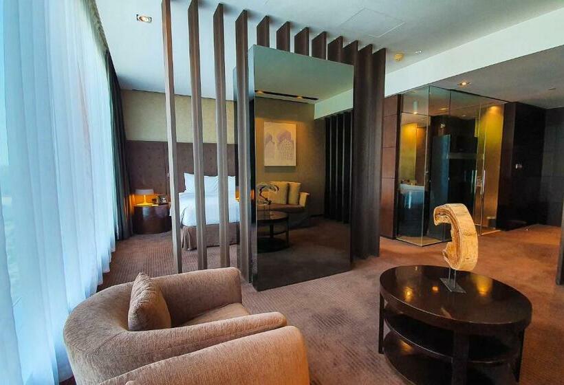 سوئیت جونیور با تخت بزرگ, The Canvas Dubai, Mgallery Hotel Collection