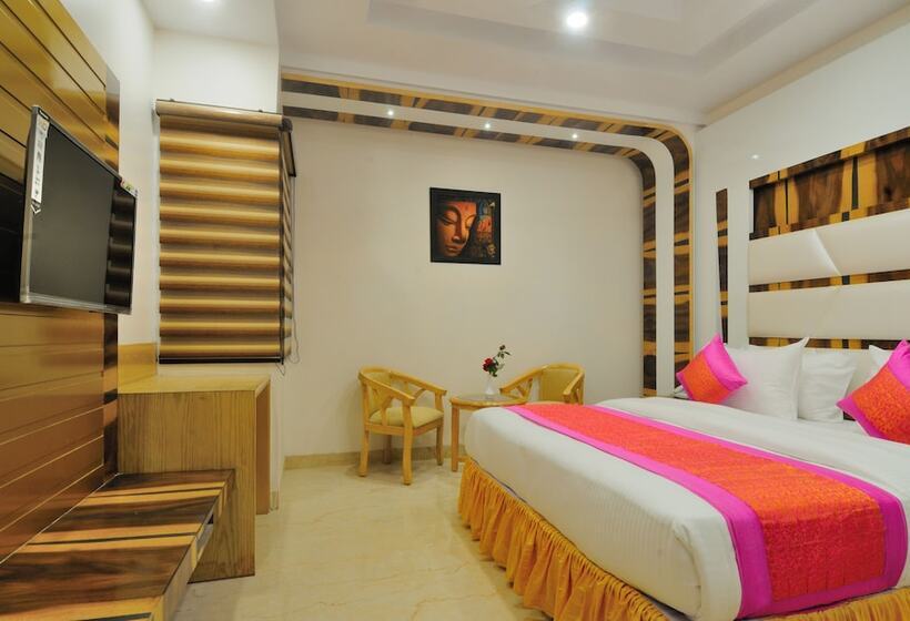 غرفة ديلوكس, The Gold Regency