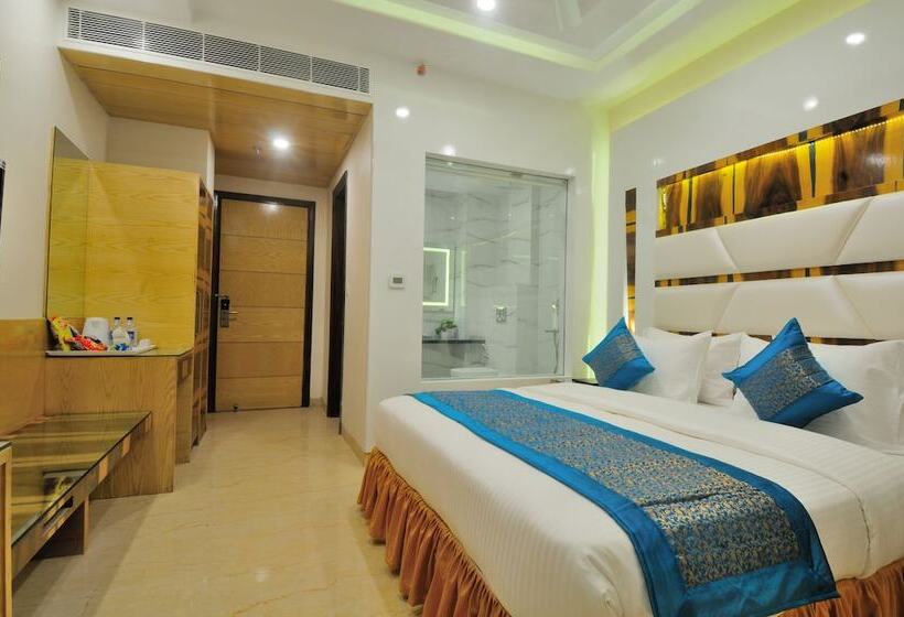 غرفة سوبيريور, The Gold Regency