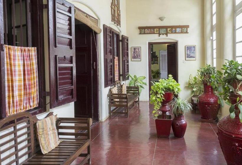 Deluxe Room, The Green