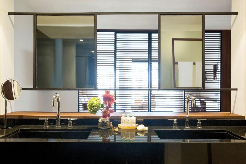 标准间, The Trecastell