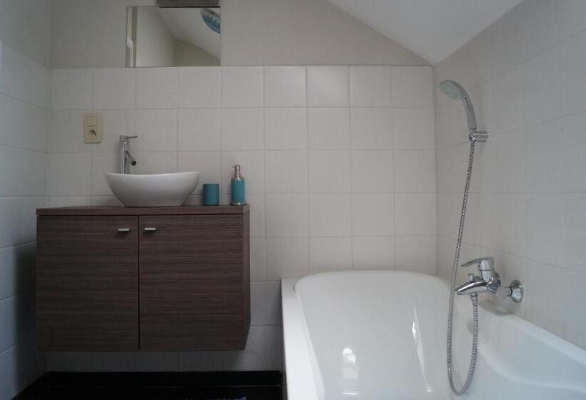 סטודיו סופריור, Guesthouse Biolleke