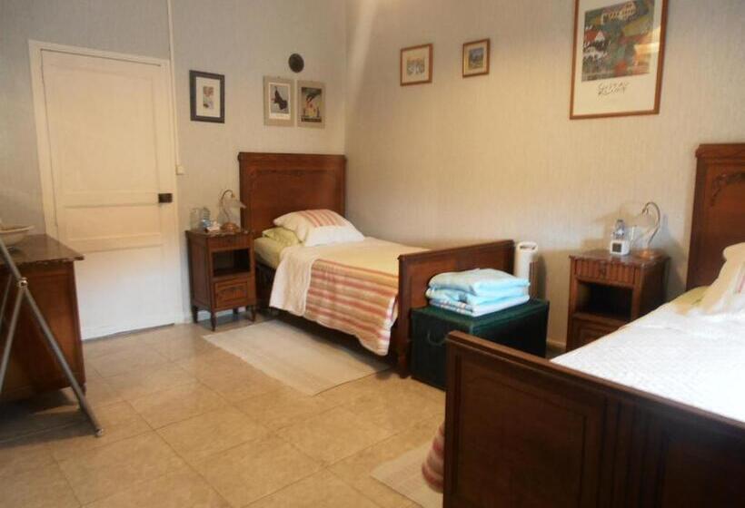 غرفة قياسية, L Orchidée