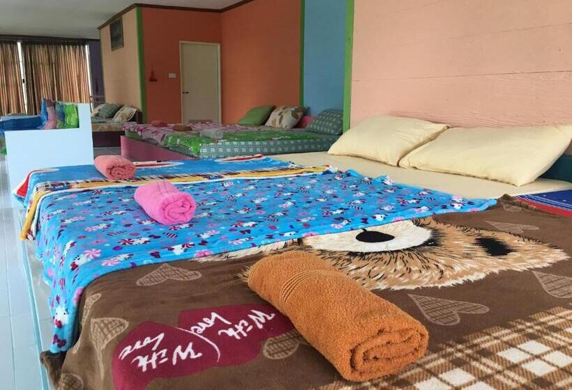 스탠다드 방갈로, Kum Nangpaya