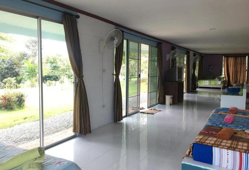 스탠다드 방갈로, Kum Nangpaya