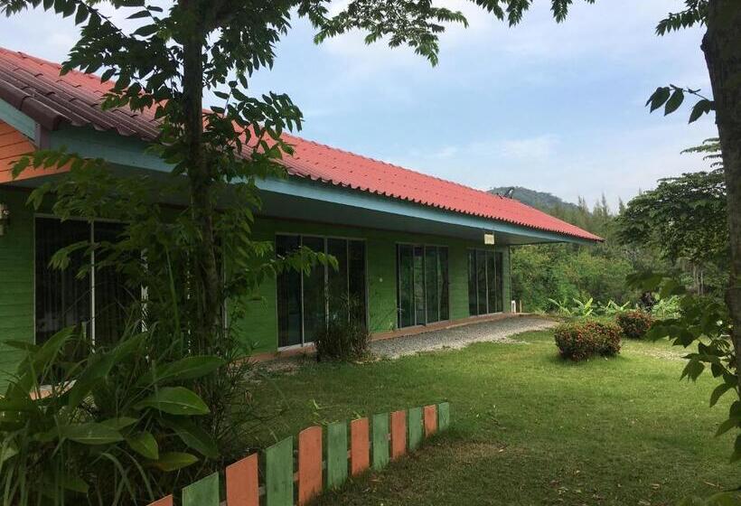 스탠다드 방갈로, Kum Nangpaya