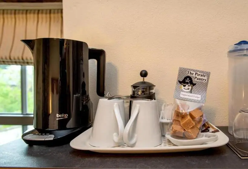 デラックスルーム, The White Cottage B&b